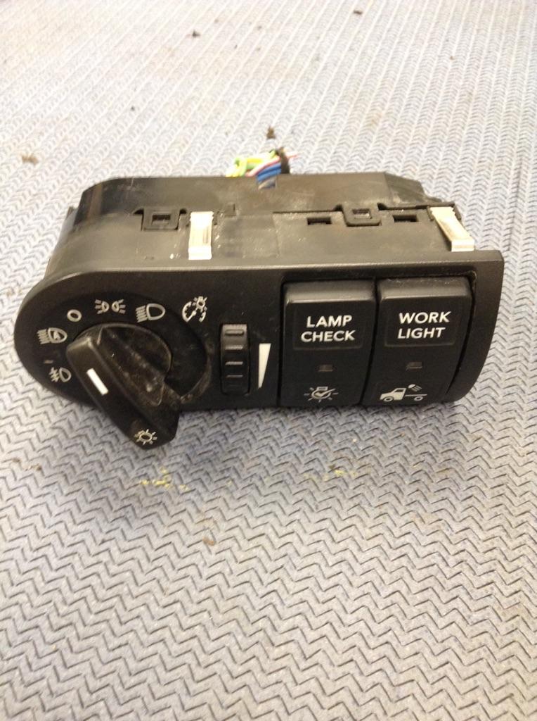 Switch 2018年 ① 46132-018 Right Handlebar Switch Kawasaki Z1 900 - Johnny's