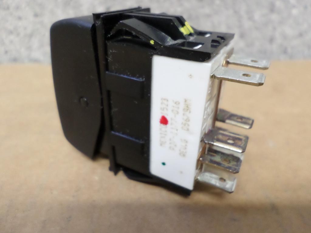 P27-1177-016 PETERBILT 579 SWITCH ENGINE BRAKE | Shop Parts
