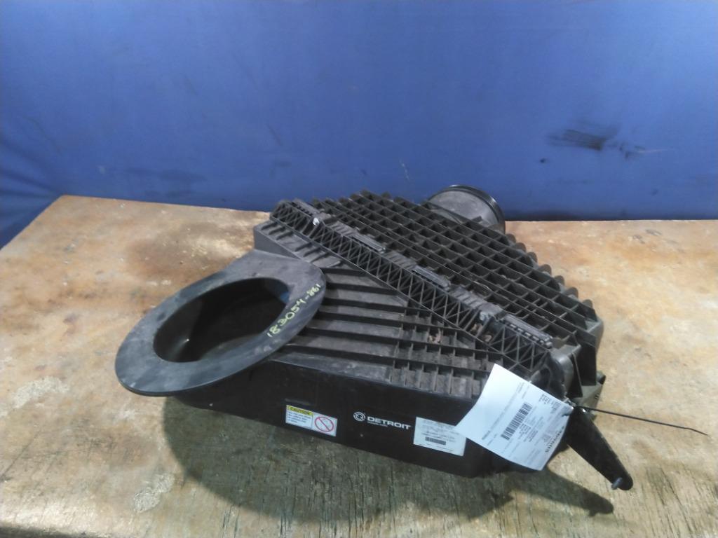 03-42776-000 FREIGHTLINER CASCADIA 116 AIR CLEANER | Shop Parts