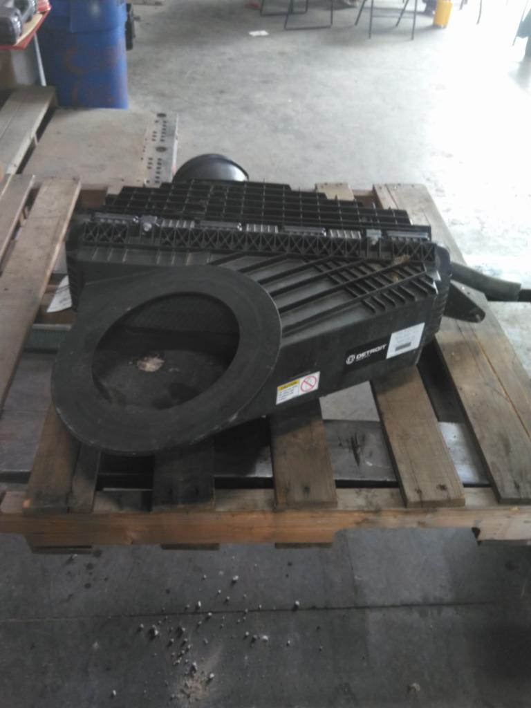 03-42776-000 FREIGHTLINER CASCADIA 126 AIR CLEANER | Shop Parts