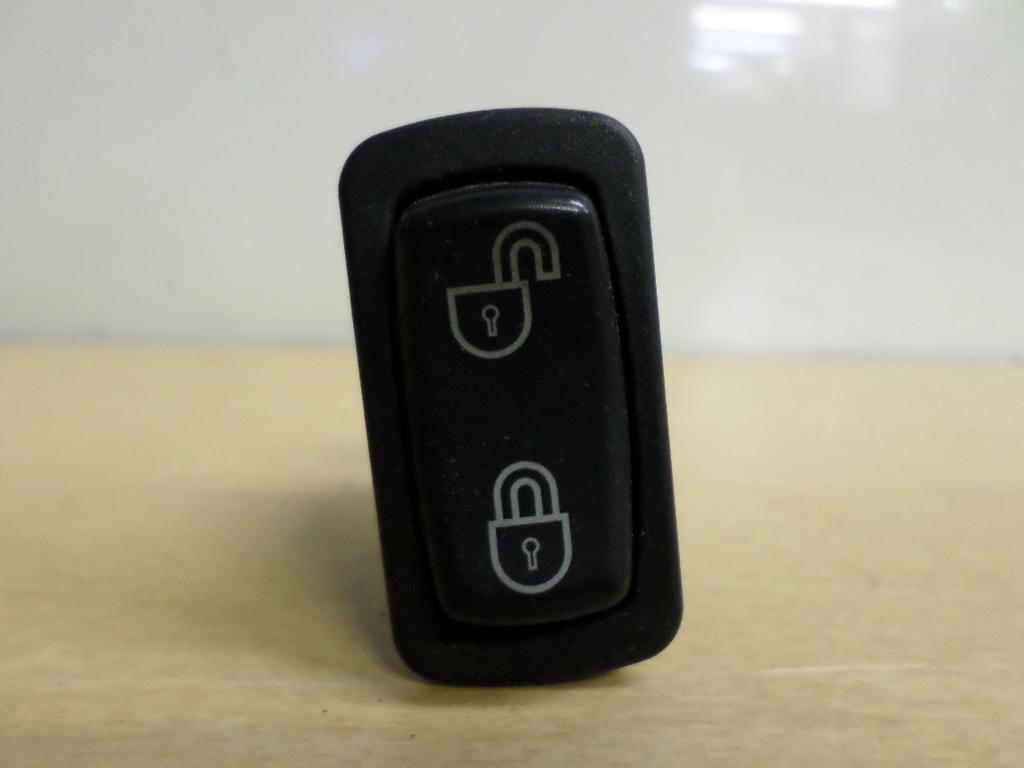 82278612 MACK CXU612 SWITCH DOOR ELECTRICAL | Shop Parts