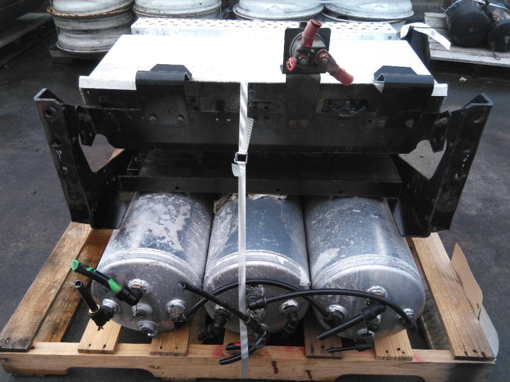 2017 MACK CXU613 BATTERY BOX | Shop Parts | LKQ Heavy Truck